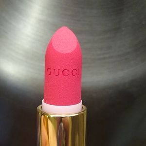 Gucci lipstick mat three wise girls 401